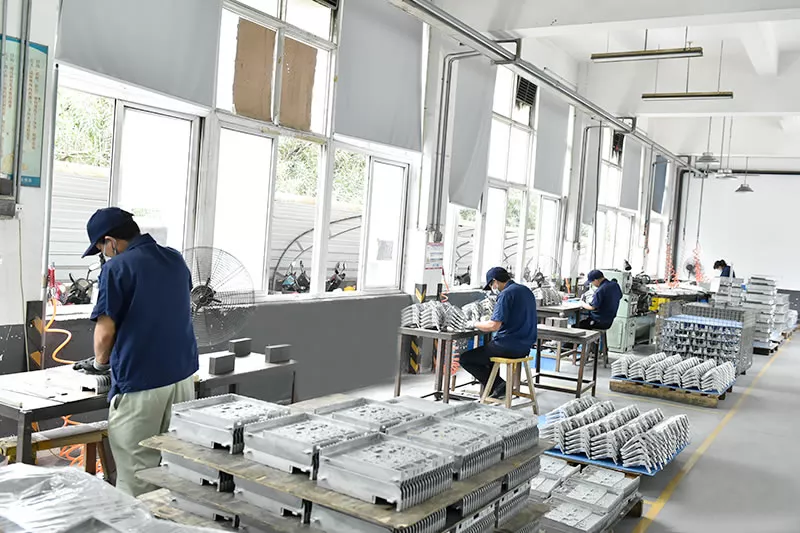 Aluminum telecom box production process and production workshop